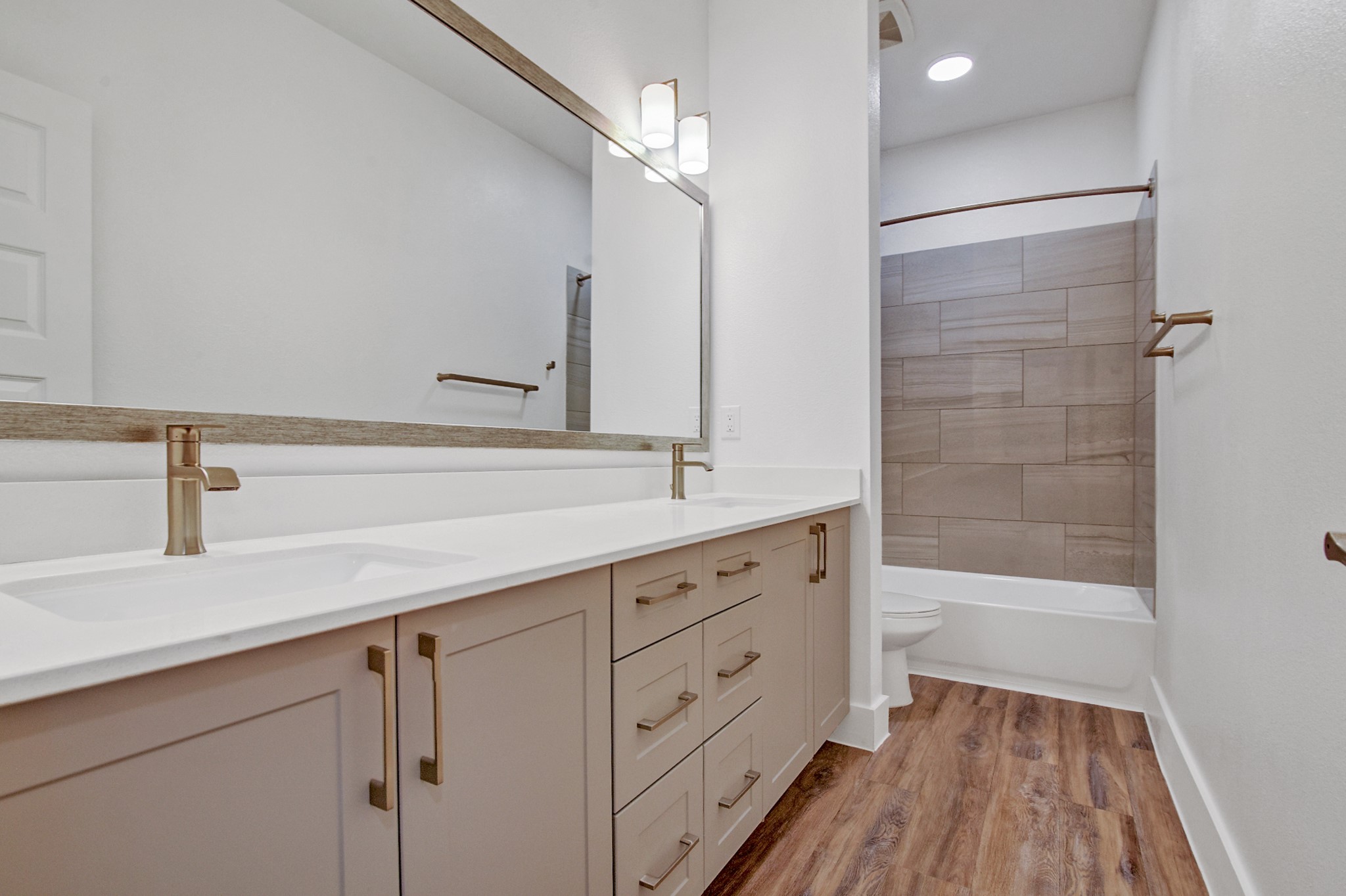 28325 Birnham Woods Drive 208 , Spring, TX, 77386 | 33147804 | Realty Texas LLC
