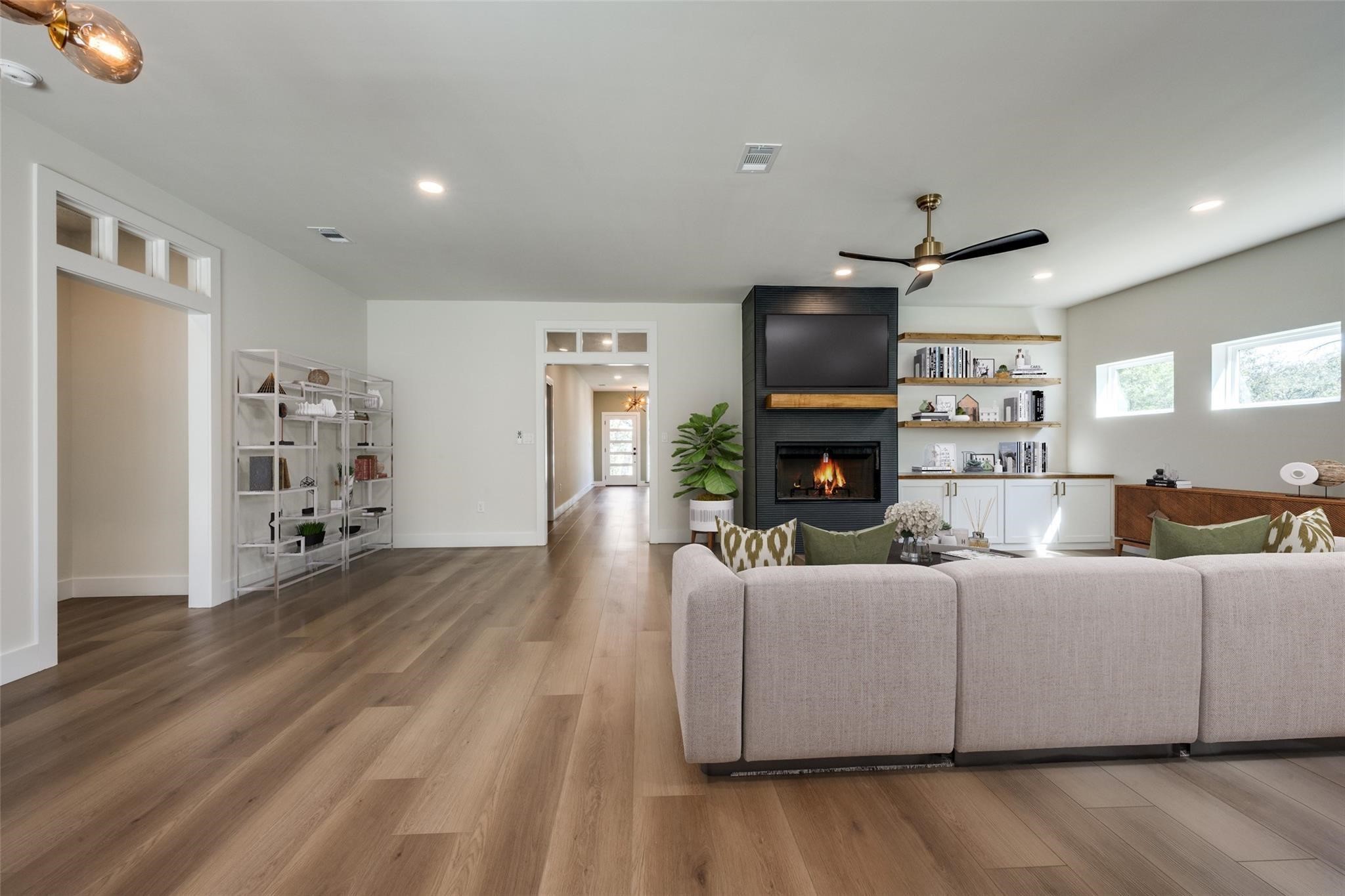 107 Brittons Lane , Runaway Bay, TX, 76426 | 20847231 | Realty Texas LLC