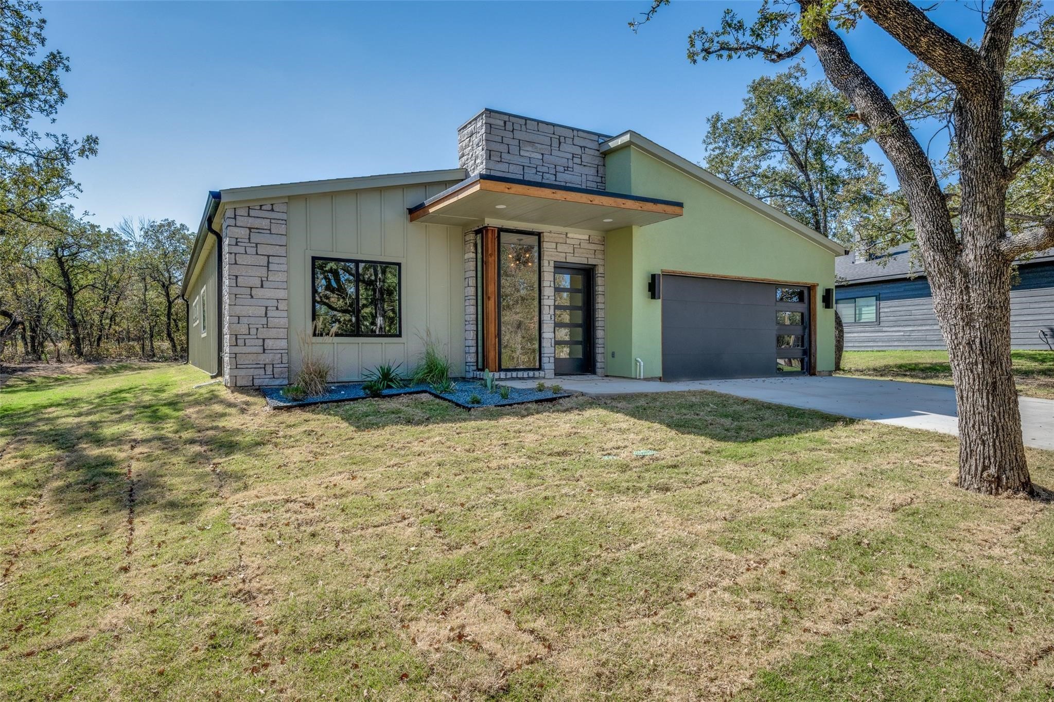 107 Brittons Lane , Runaway Bay, TX, 76426 | 20847231 | Realty Texas LLC