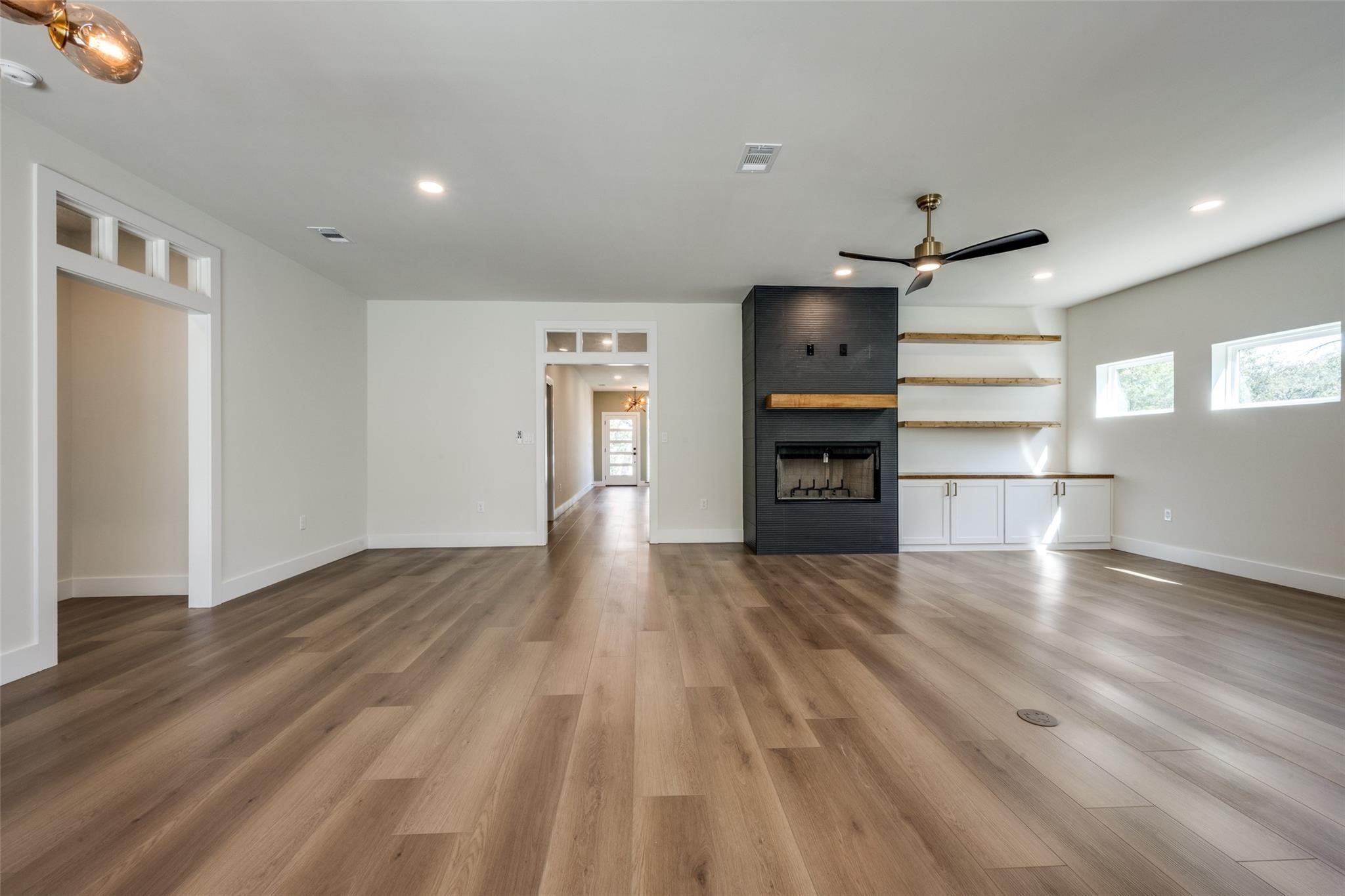 107 Brittons Lane , Runaway Bay, TX, 76426 | 20847231 | Realty Texas LLC