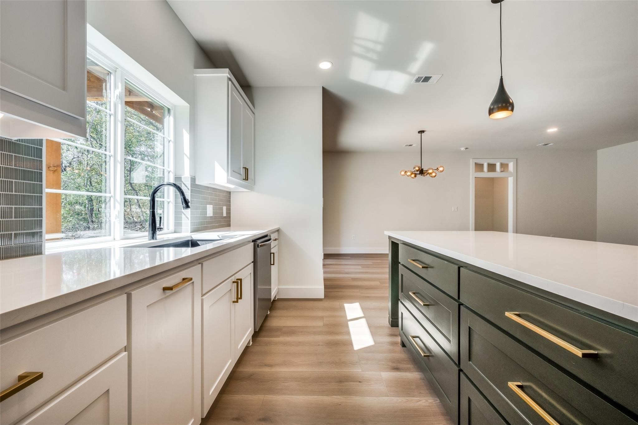 107 Brittons Lane , Runaway Bay, TX, 76426 | 20847231 | Realty Texas LLC