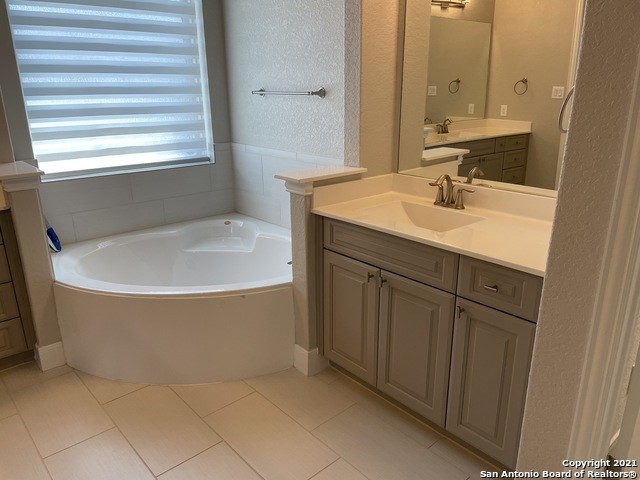 8907 Fowler Hill Hill , Fair Oaks Ranch, TX, 78015 | 9724947 | Realty Texas LLC