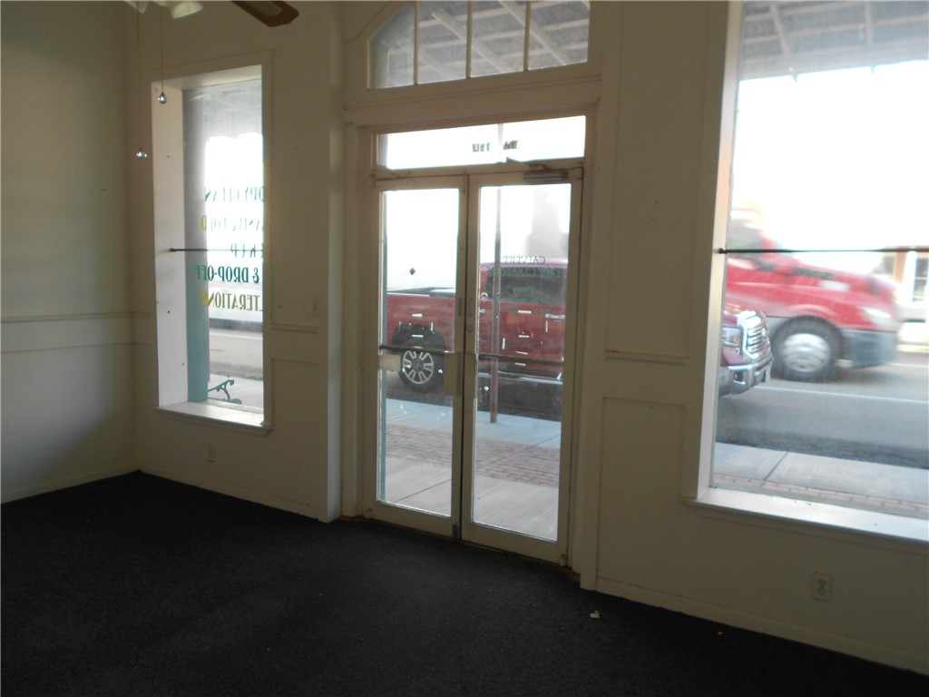 611 Main Street , Calvert, TX, 77837 | 25002035 | Realty Texas LLC