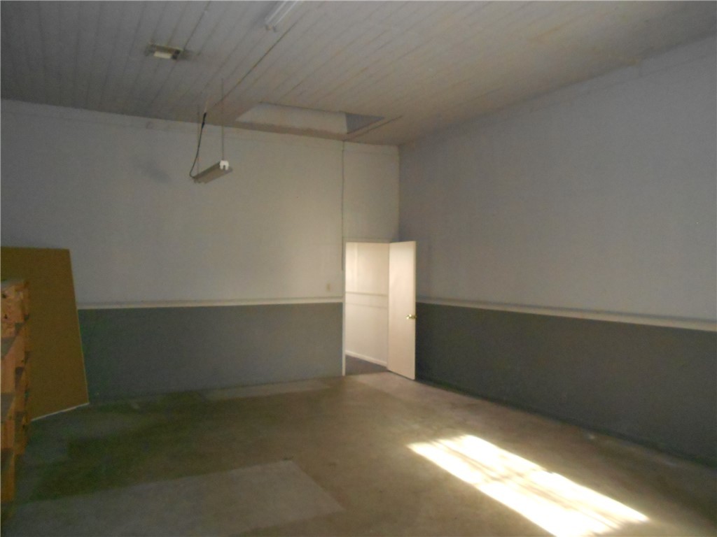 611 Main Street , Calvert, TX, 77837 | 25002035 | Realty Texas LLC