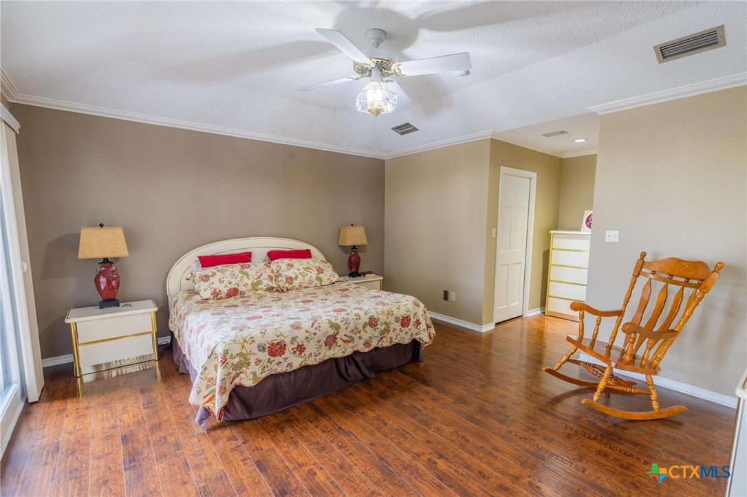 1460 E State Highway 87 , Nixon, TX, 78140 | 570050 | Realty Texas LLC