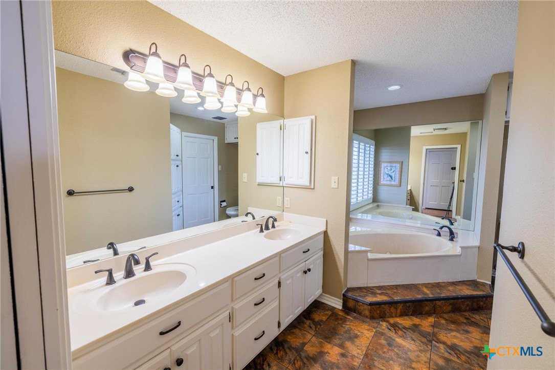 1460 E State Highway 87 , Nixon, TX, 78140 | 570050 | Realty Texas LLC