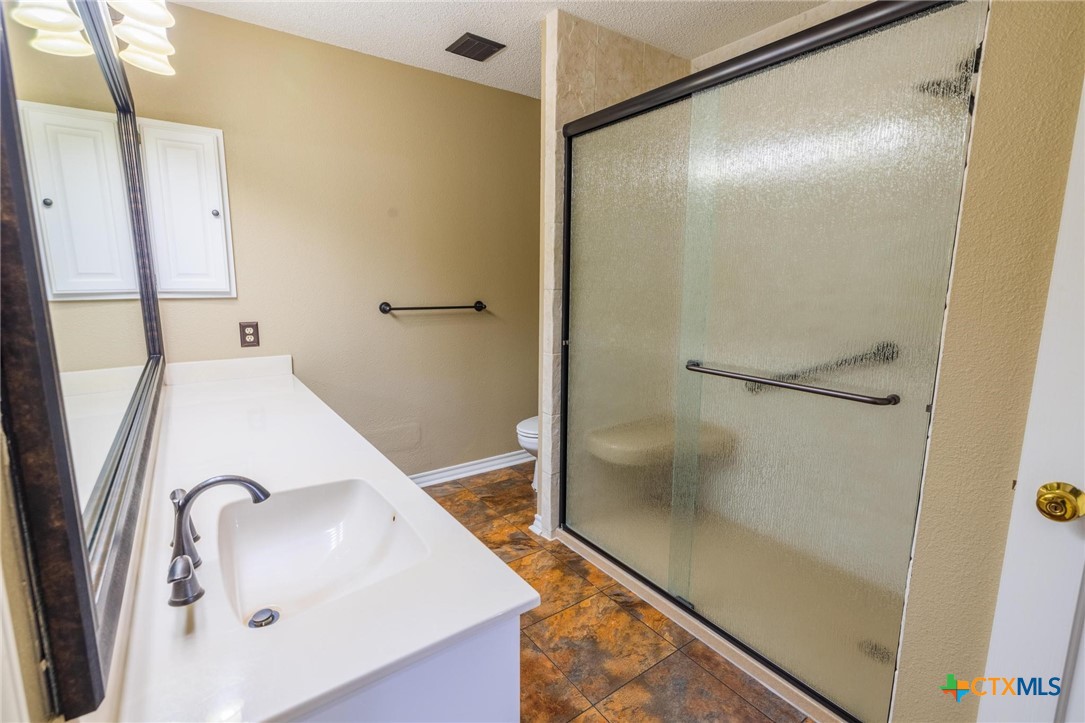 1460 E State Highway 87 , Nixon, TX, 78140 | 570050 | Realty Texas LLC
