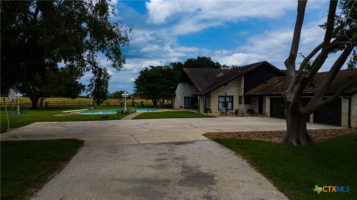 1460 E State Highway 87 , Nixon, TX, 78140 | 570050 | Realty Texas LLC