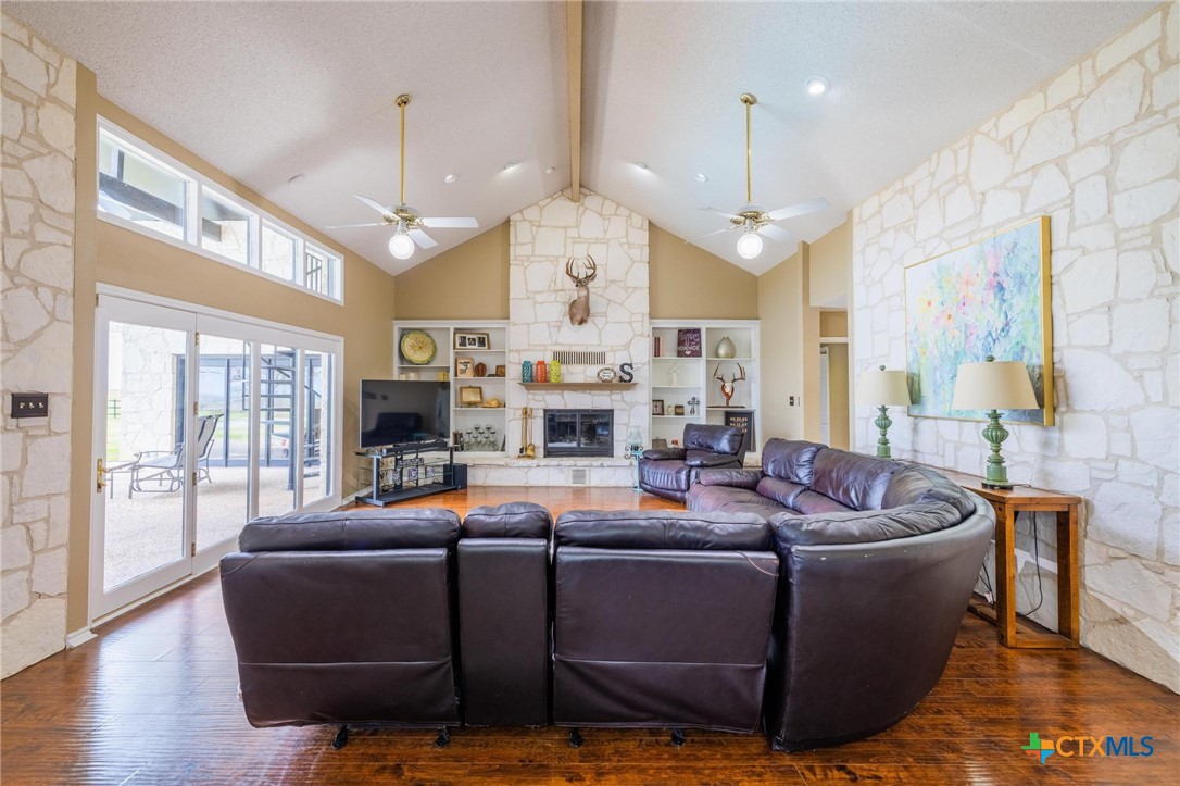 1460 E State Highway 87 , Nixon, TX, 78140 | 570050 | Realty Texas LLC