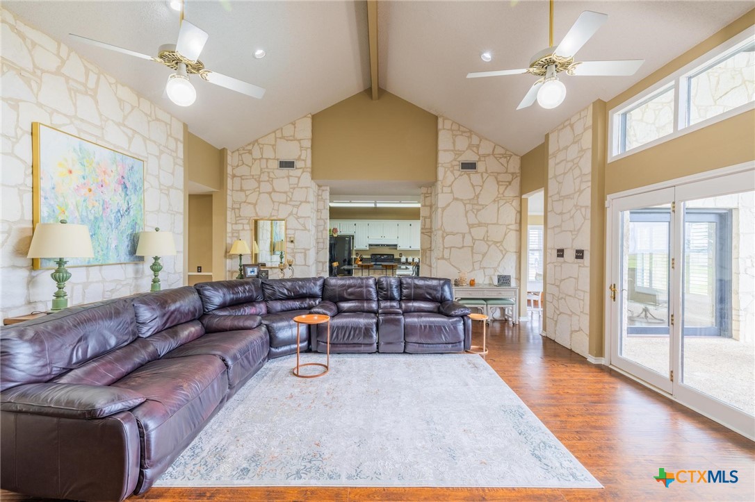 1460 E State Highway 87 , Nixon, TX, 78140 | 570050 | Realty Texas LLC