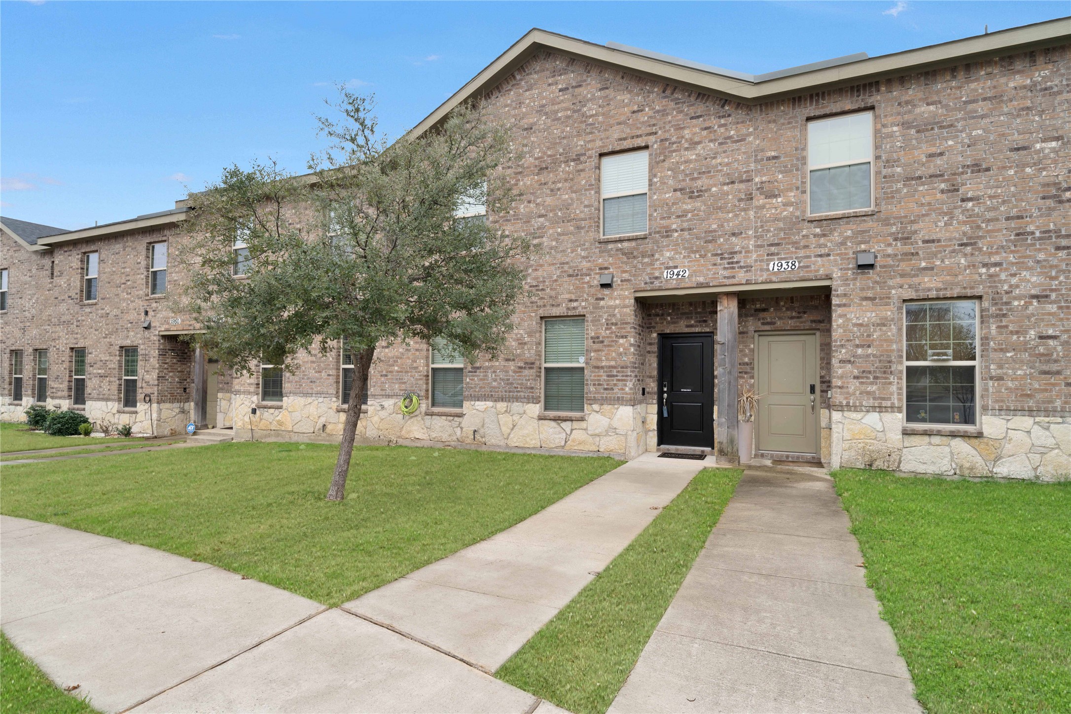 1942 Timber Oaks Drive , Garland, TX, 75040 | 20849589 | Realty Texas LLC