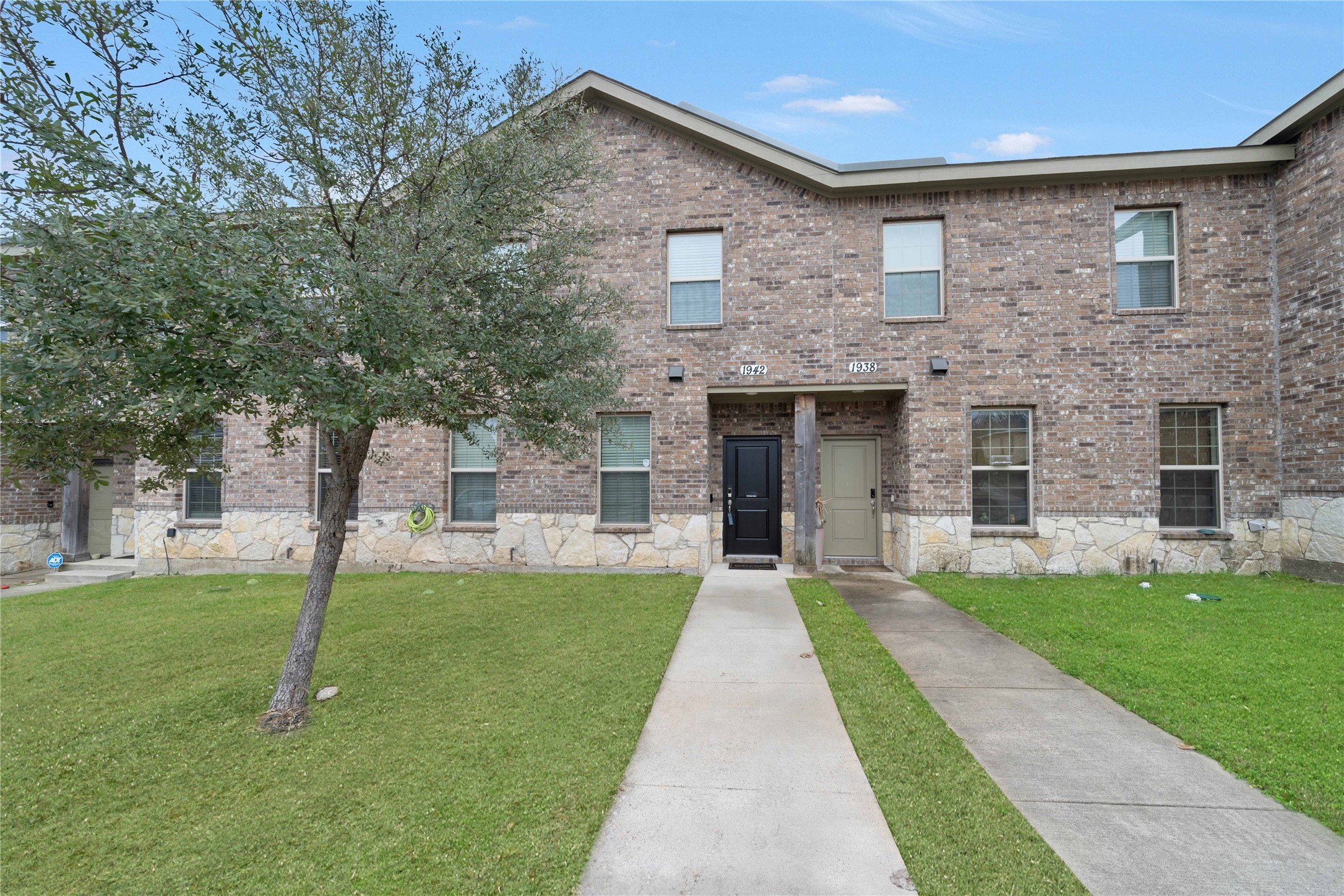 1942 Timber Oaks Drive , Garland, TX, 75040 | 20849589 | Realty Texas LLC