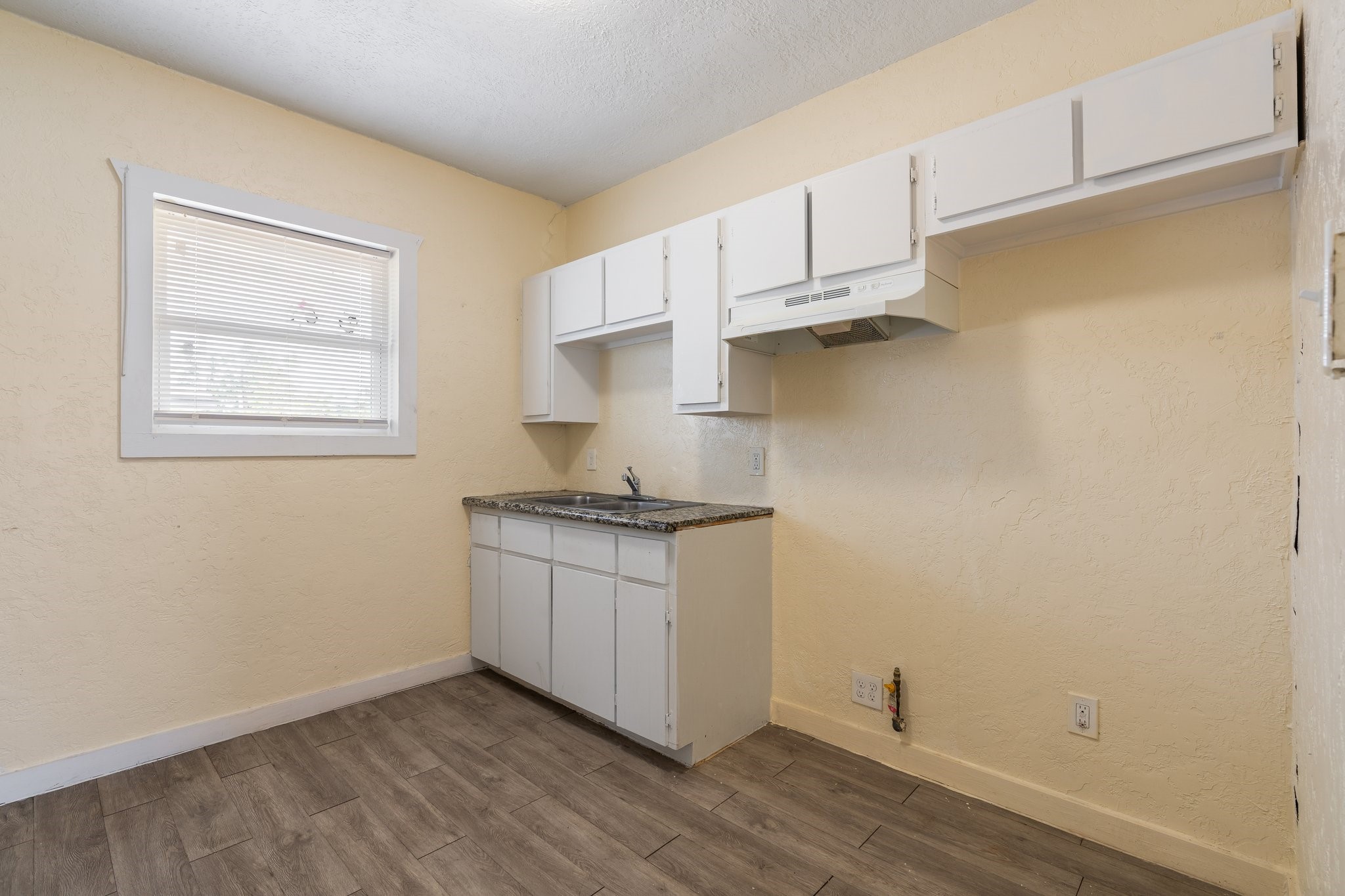 8221 Brumbley Street Road , Houston, TX, 77012 | 67208393 | Realty Texas LLC