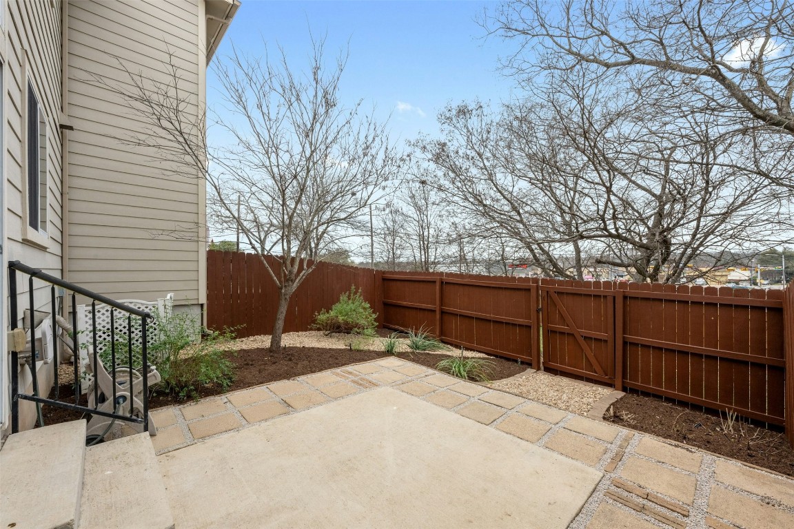 512 Eberhart Lane 2003 , Austin, TX, 78745 | 1078414 | Realty Texas LLC