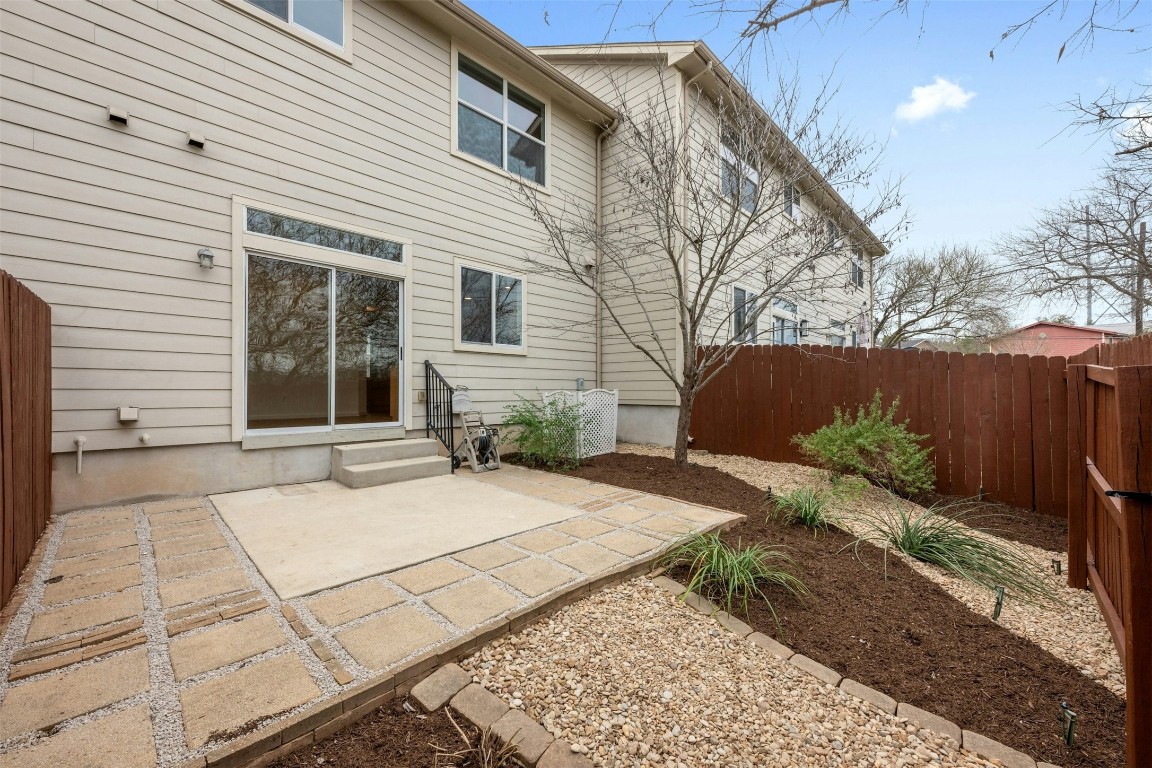 512 Eberhart Lane 2003 , Austin, TX, 78745 | 1078414 | Realty Texas LLC