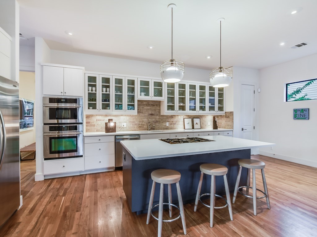 2312 W 8th Street , Austin, TX, 78703 | 8169412 | Realty Texas LLC