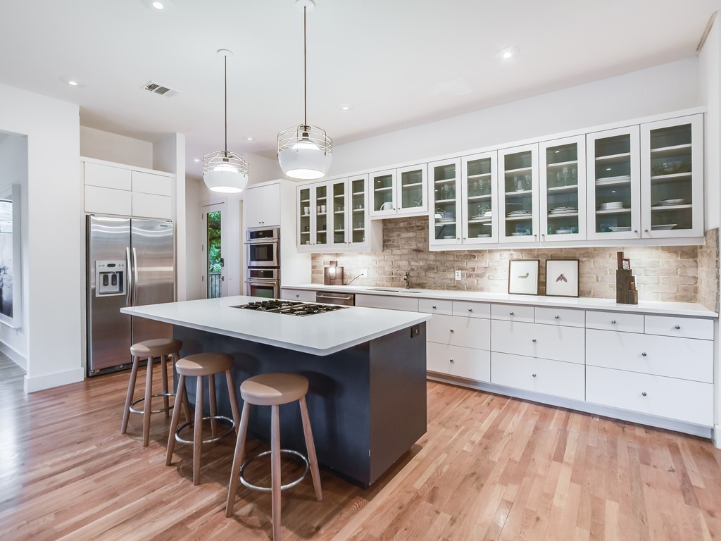 2312 W 8th Street , Austin, TX, 78703 | 8169412 | Realty Texas LLC
