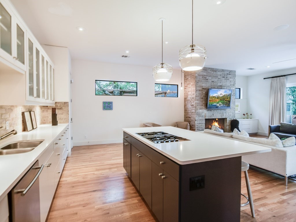 2312 W 8th Street , Austin, TX, 78703 | 8169412 | Realty Texas LLC