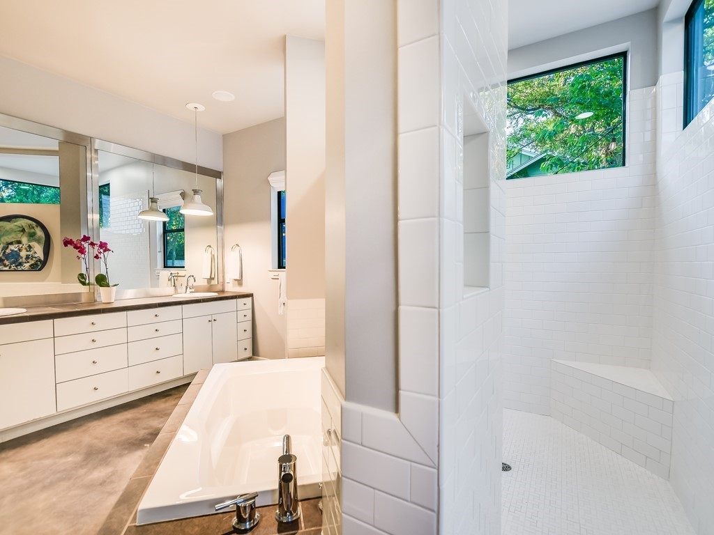 2312 W 8th Street , Austin, TX, 78703 | 8169412 | Realty Texas LLC