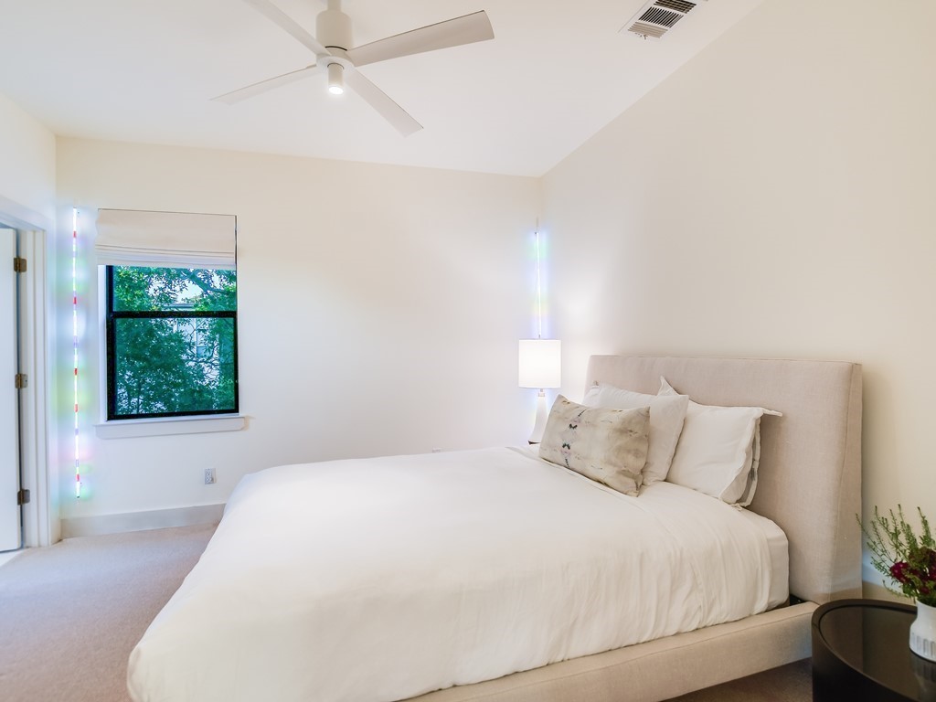 2312 W 8th Street , Austin, TX, 78703 | 8169412 | Realty Texas LLC
