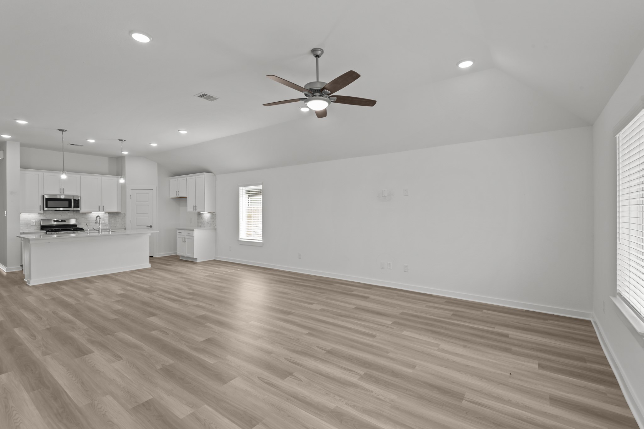 26152 Ethereal Road , La Marque, TX, 77568 | 70003315 | Realty Texas LLC