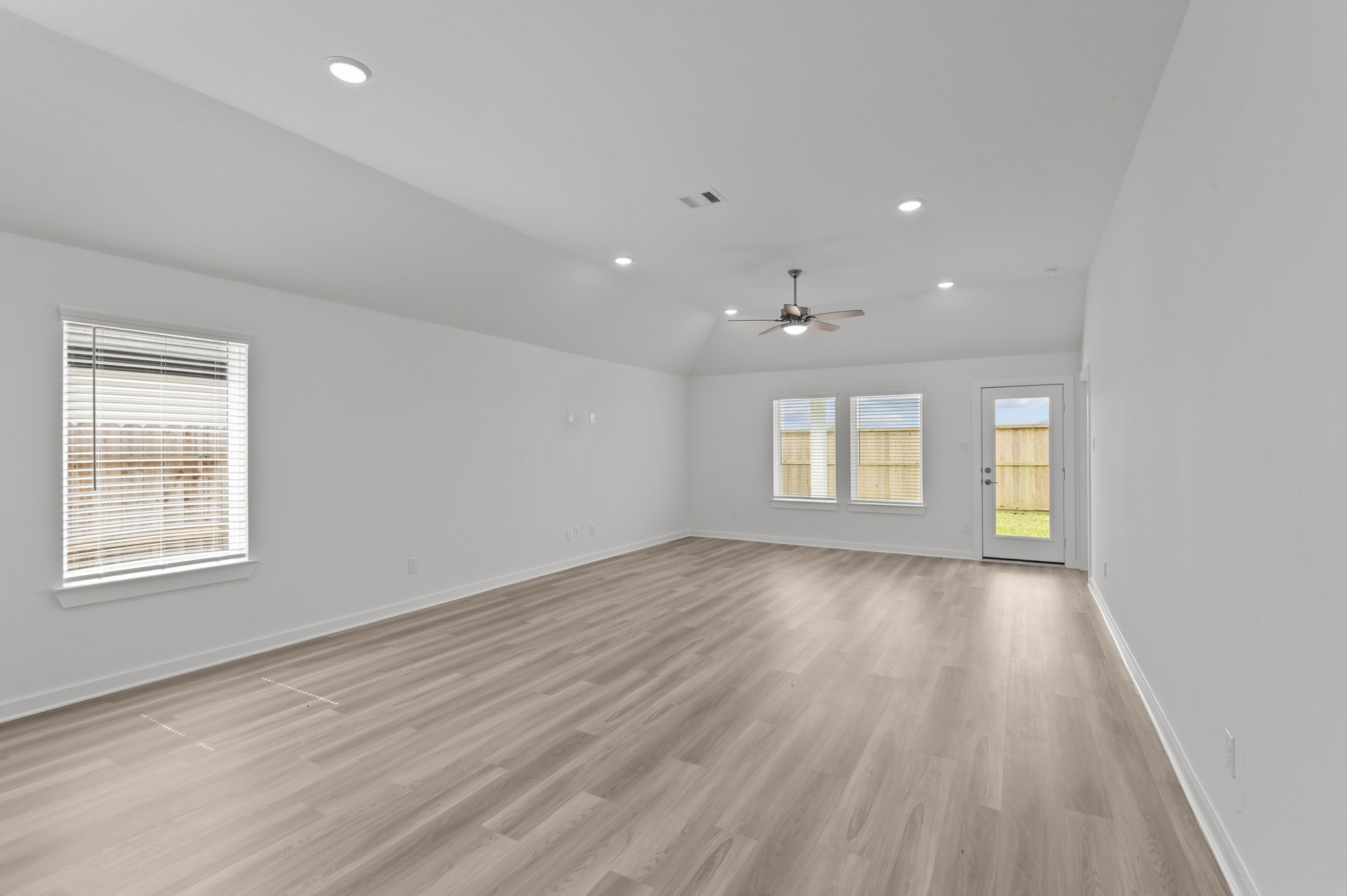 26152 Ethereal Road , La Marque, TX, 77568 | 70003315 | Realty Texas LLC