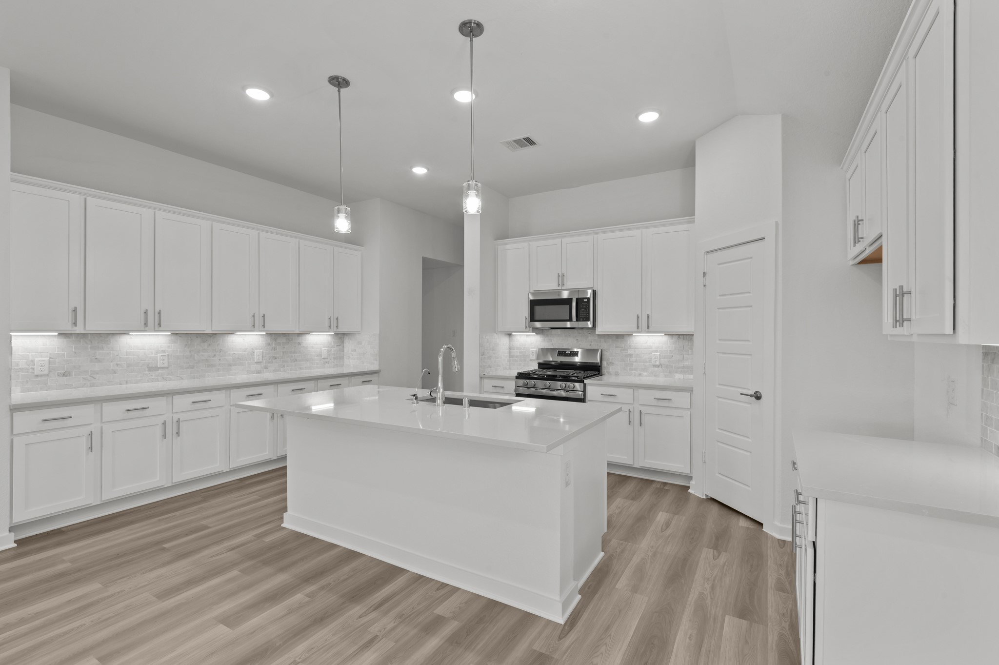 26152 Ethereal Road , La Marque, TX, 77568 | 70003315 | Realty Texas LLC