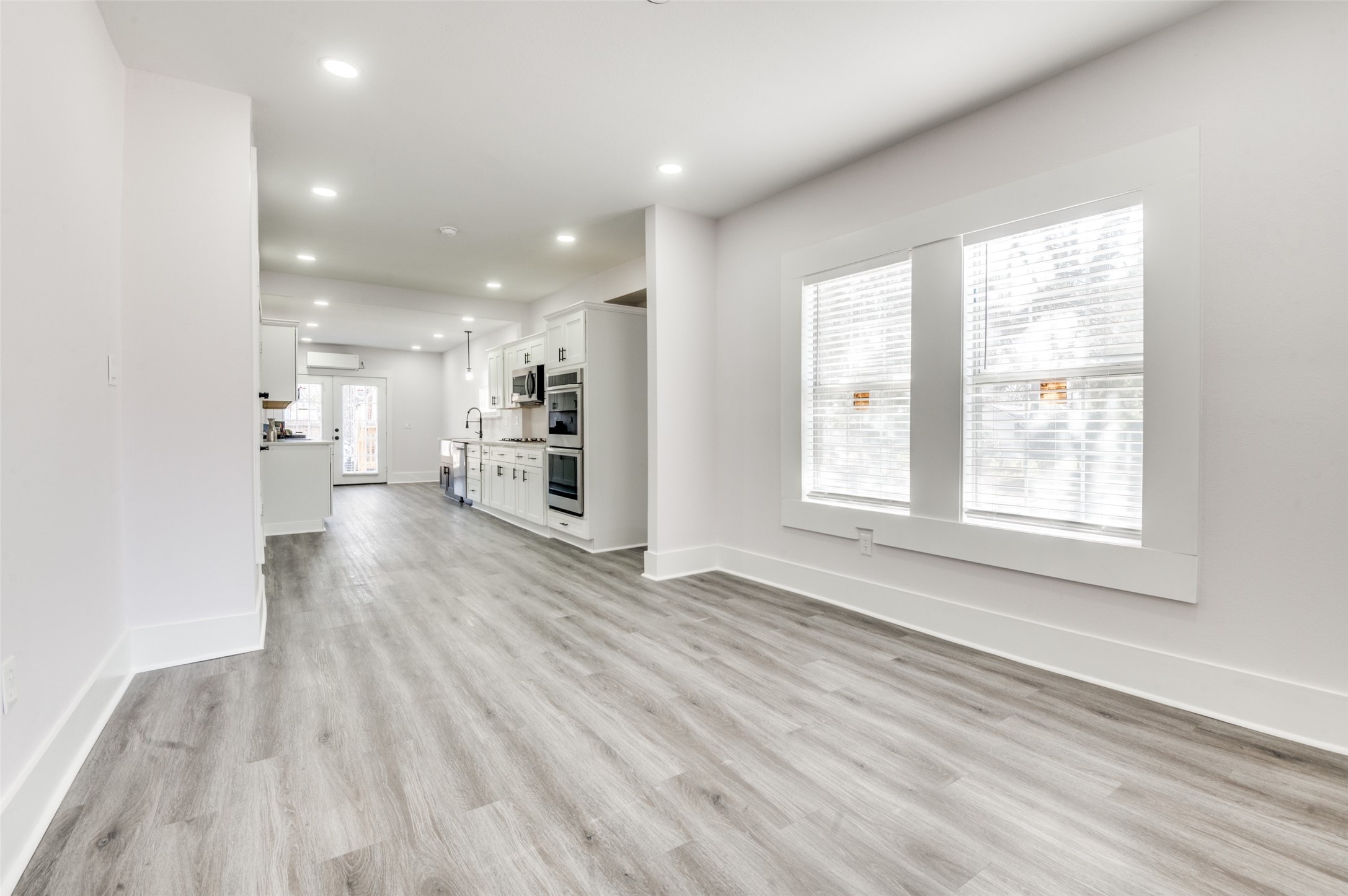 2502 W Lovers Lane , Dallas, TX, 75235 | 20849157 | Realty Texas LLC