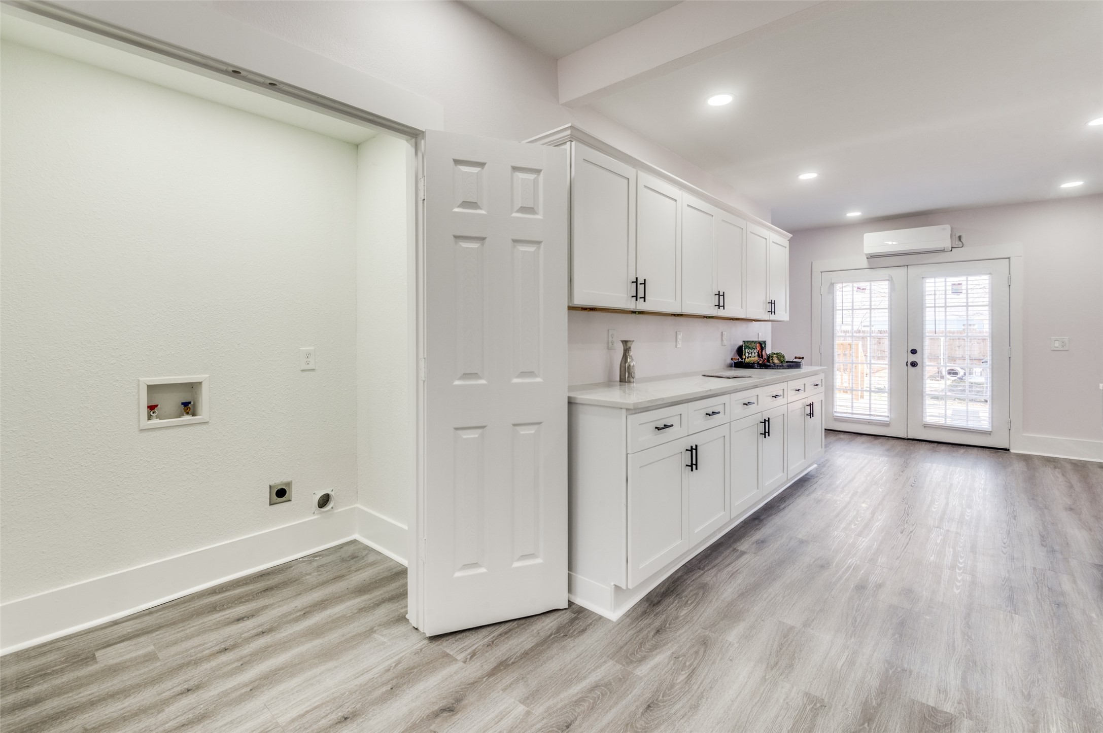2502 W Lovers Lane , Dallas, TX, 75235 | 20849157 | Realty Texas LLC