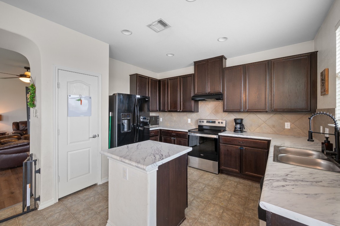607 Saul Street , Hutto, TX, 78634 | 4934260 | Realty Texas LLC