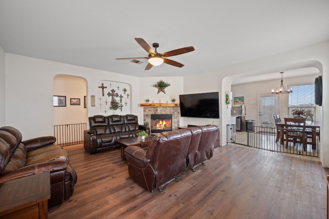 607 Saul Street , Hutto, TX, 78634 | 4934260 | Realty Texas LLC