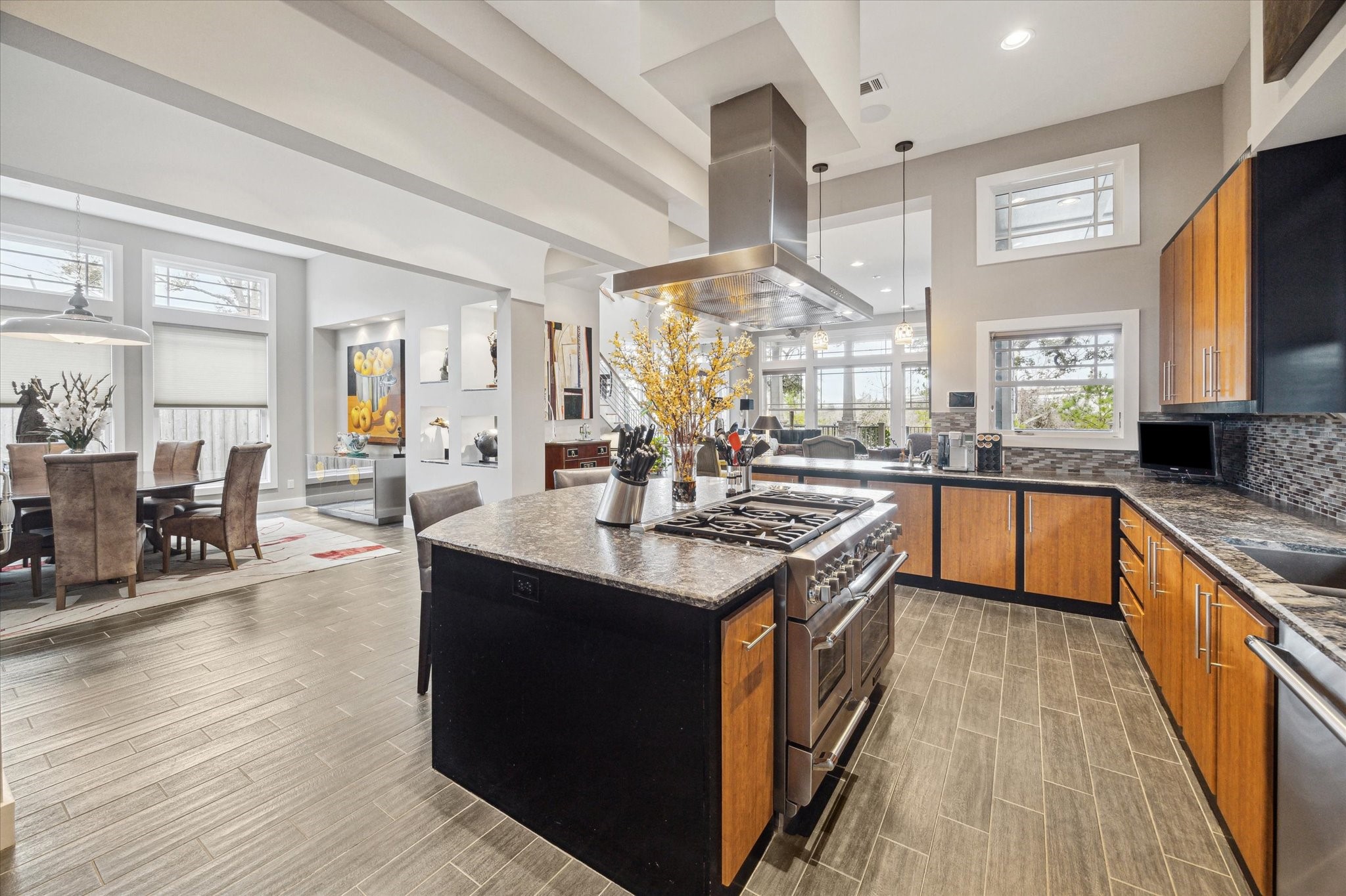 2120 White Oak Drive , Houston, TX, 77009 | 31836463 | Realty Texas LLC