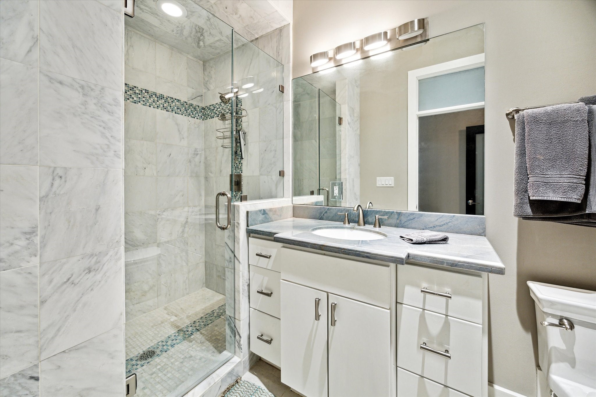 2120 White Oak Drive , Houston, TX, 77009 | 31836463 | Realty Texas LLC