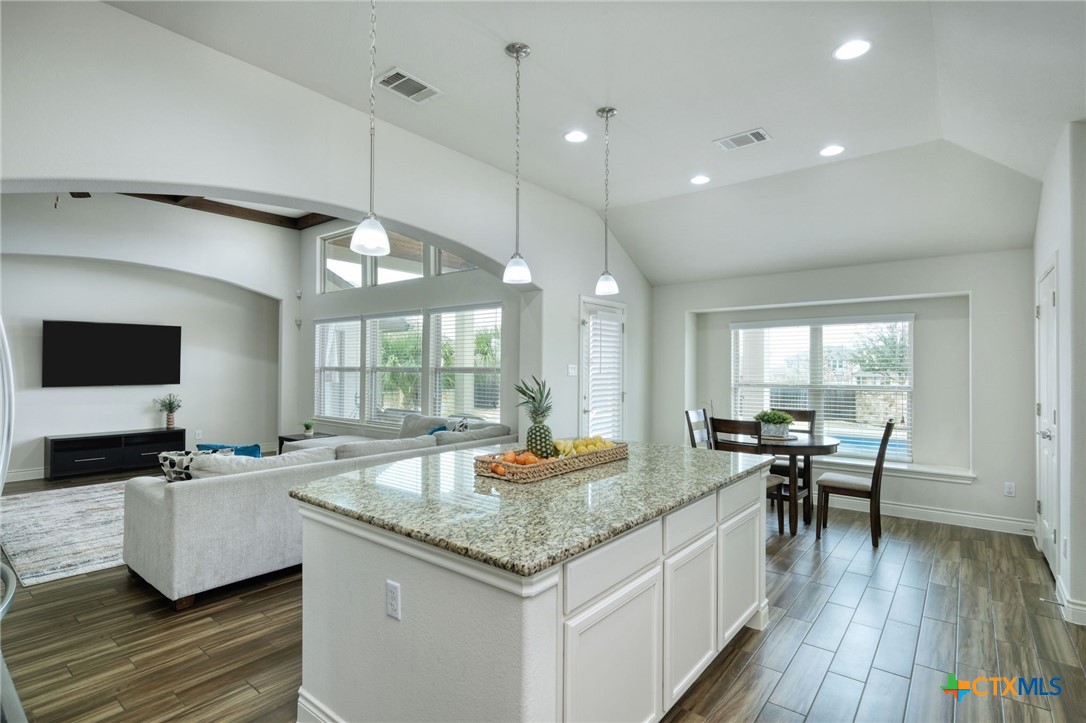 129 Limerick Cove , Hutto, TX, 78634 | 570892 | Realty Texas LLC