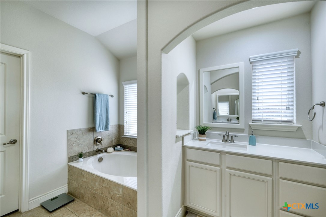 129 Limerick Cove , Hutto, TX, 78634 | 570892 | Realty Texas LLC