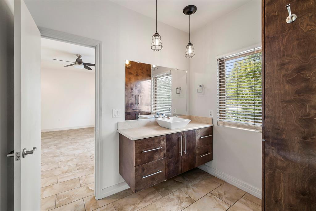 3160 Thurman Road A , Lago Vista, TX, 78645 | 4938570 | Realty Texas LLC