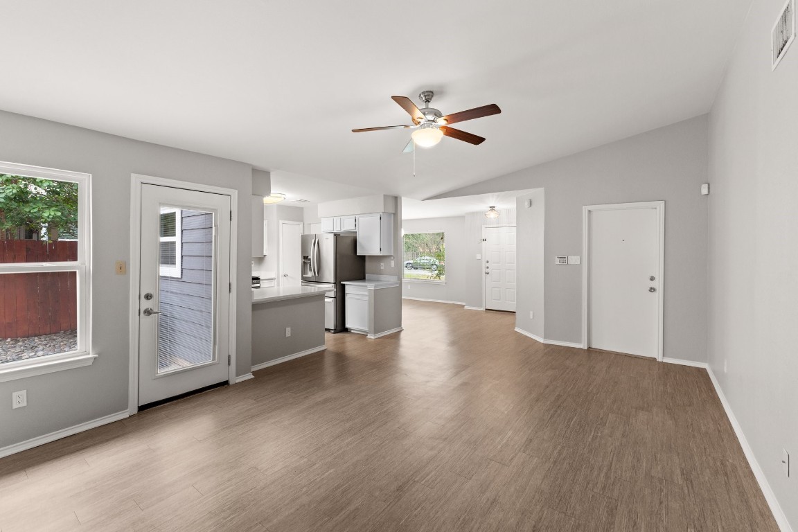 12807 Covington Trail , Austin, TX, 78727 | 5495208 | Realty Texas LLC