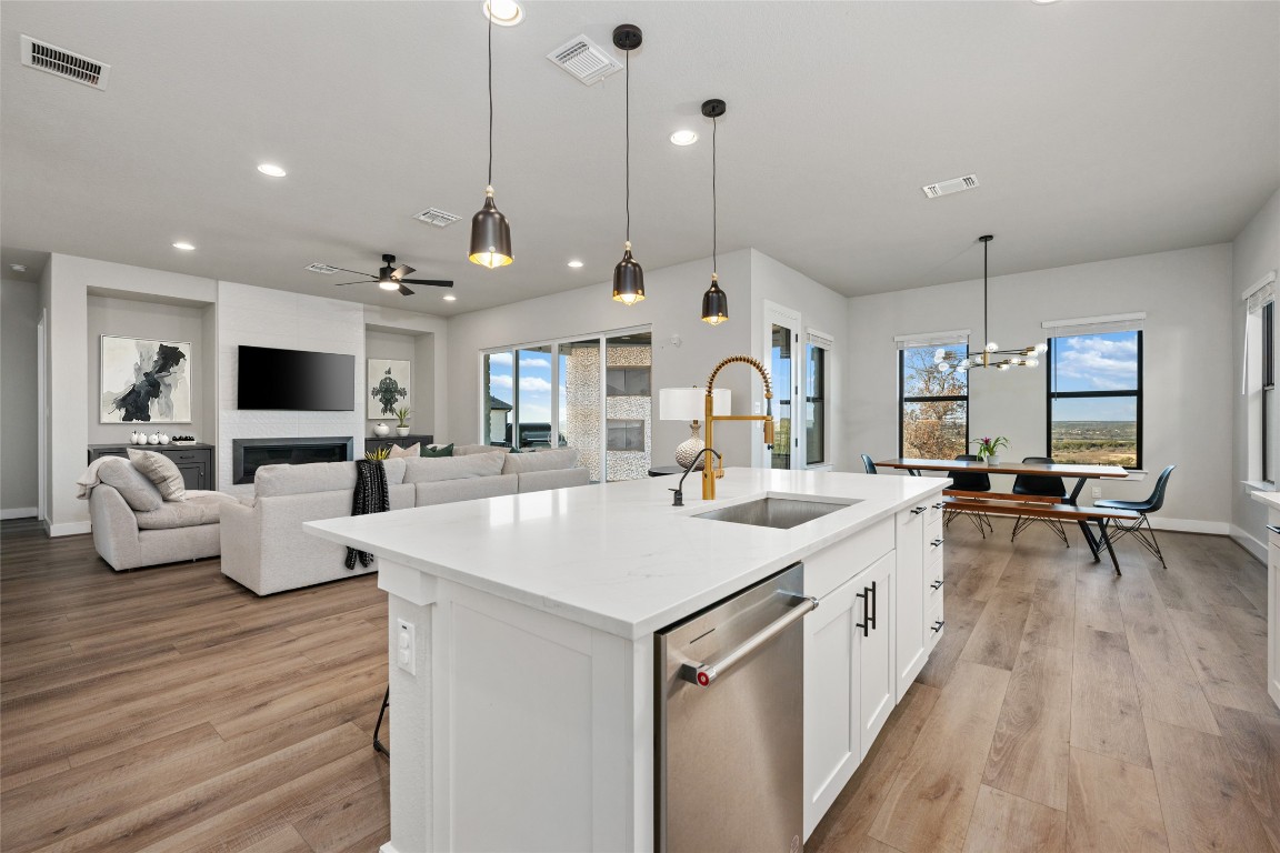 204 Roseleaf Court , Liberty Hill, TX, 78642 | 4576917 | Realty Texas LLC