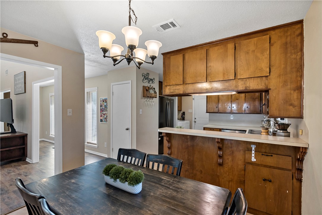 2214 Lobo Drive , Bryan, TX, 77807 | 25002103 | Realty Texas LLC