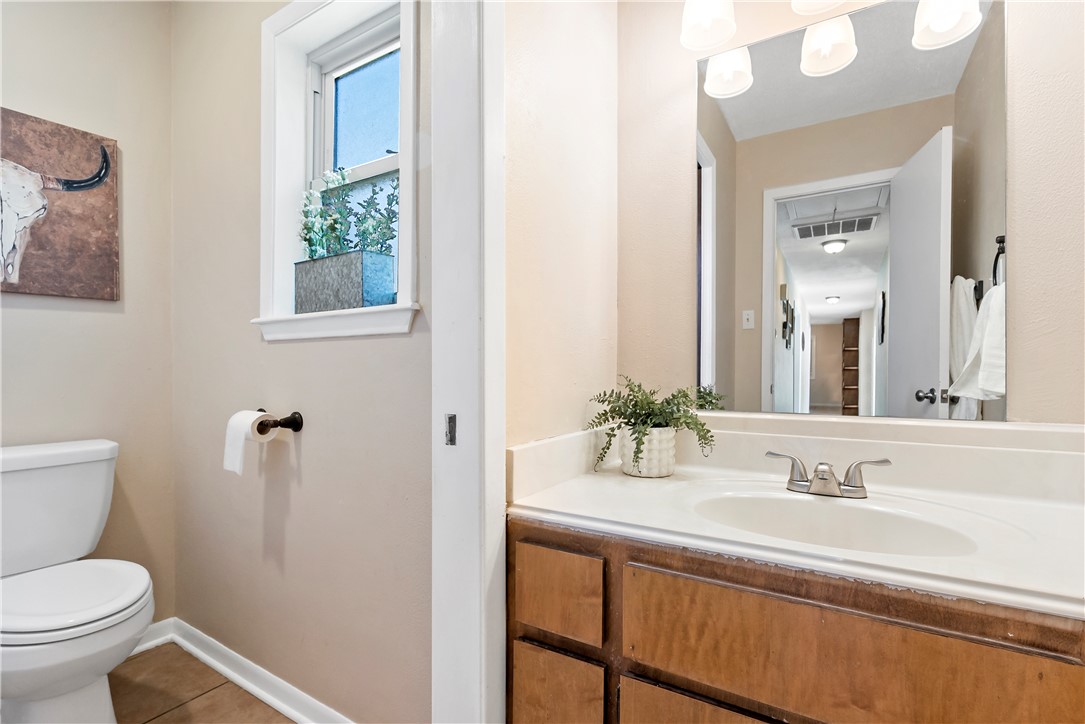 2214 Lobo Drive , Bryan, TX, 77807 | 25002103 | Realty Texas LLC