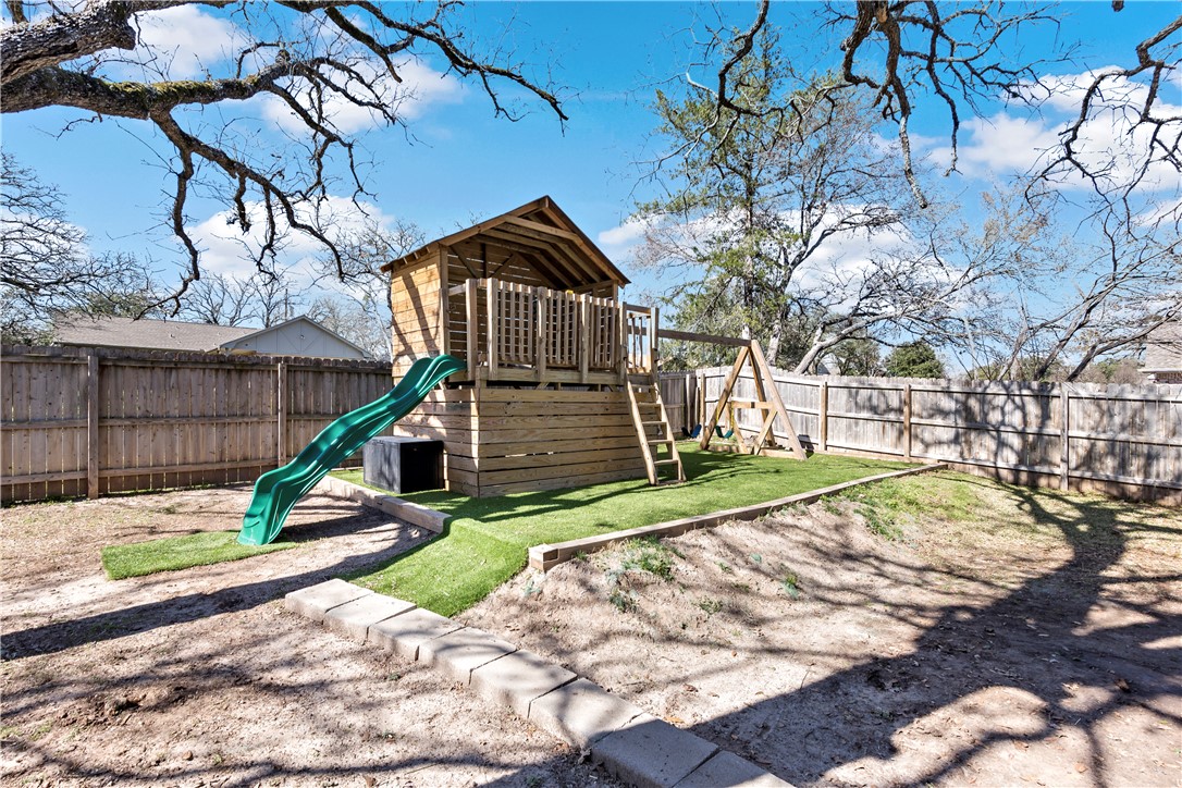2214 Lobo Drive , Bryan, TX, 77807 | 25002103 | Realty Texas LLC