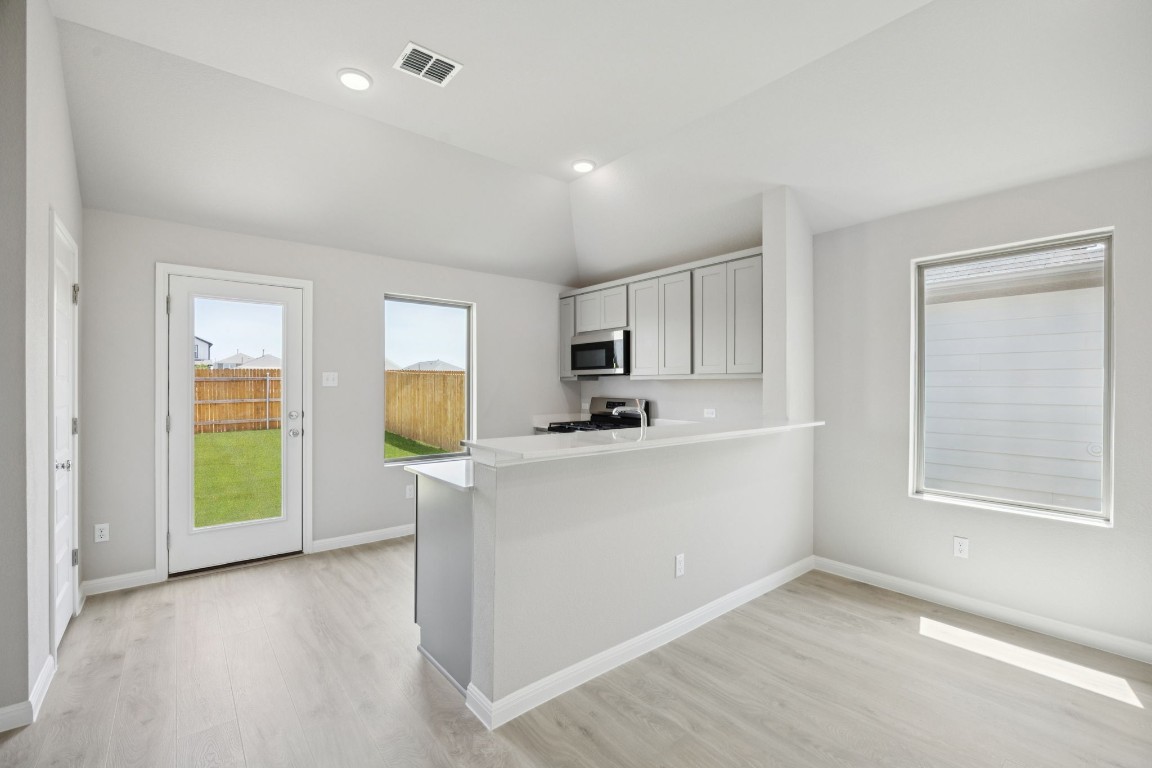 281 Bendecido Loop, Elgin, TX, 78621 | 6339200 | Realty Texas LLC