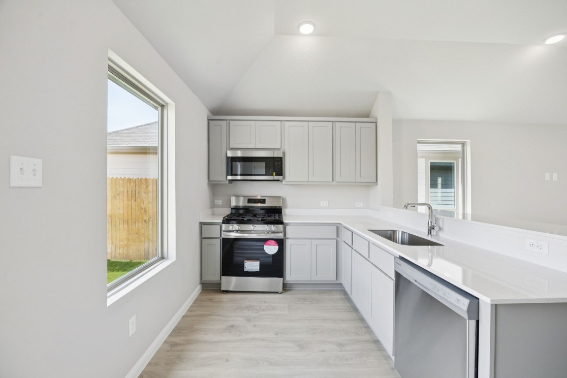 281 Bendecido Loop, Elgin, TX, 78621 | 6339200 | Realty Texas LLC
