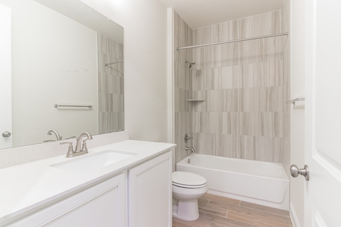 210 Gulfton Street , Lakeway, TX, 78738 | 1130482 | Realty Texas LLC