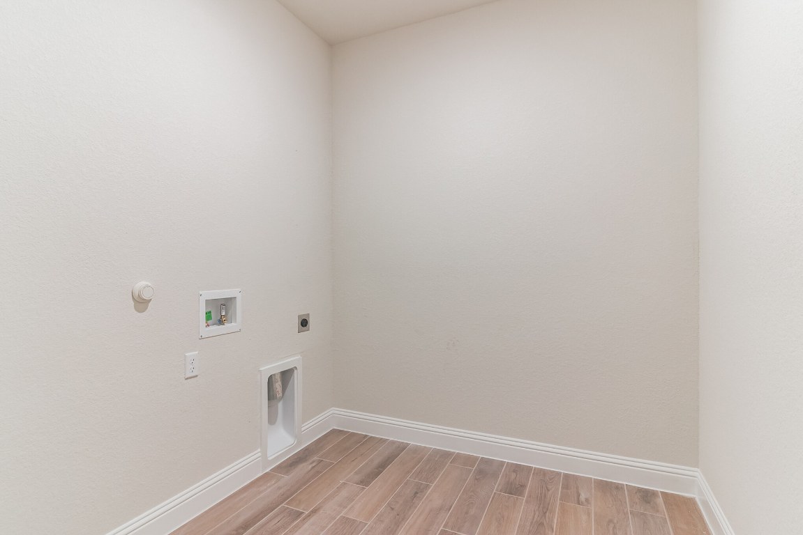 210 Gulfton Street , Lakeway, TX, 78738 | 1130482 | Realty Texas LLC