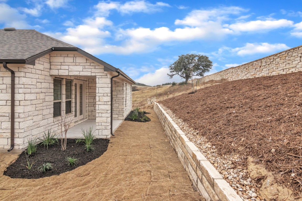 210 Gulfton Street , Lakeway, TX, 78738 | 1130482 | Realty Texas LLC