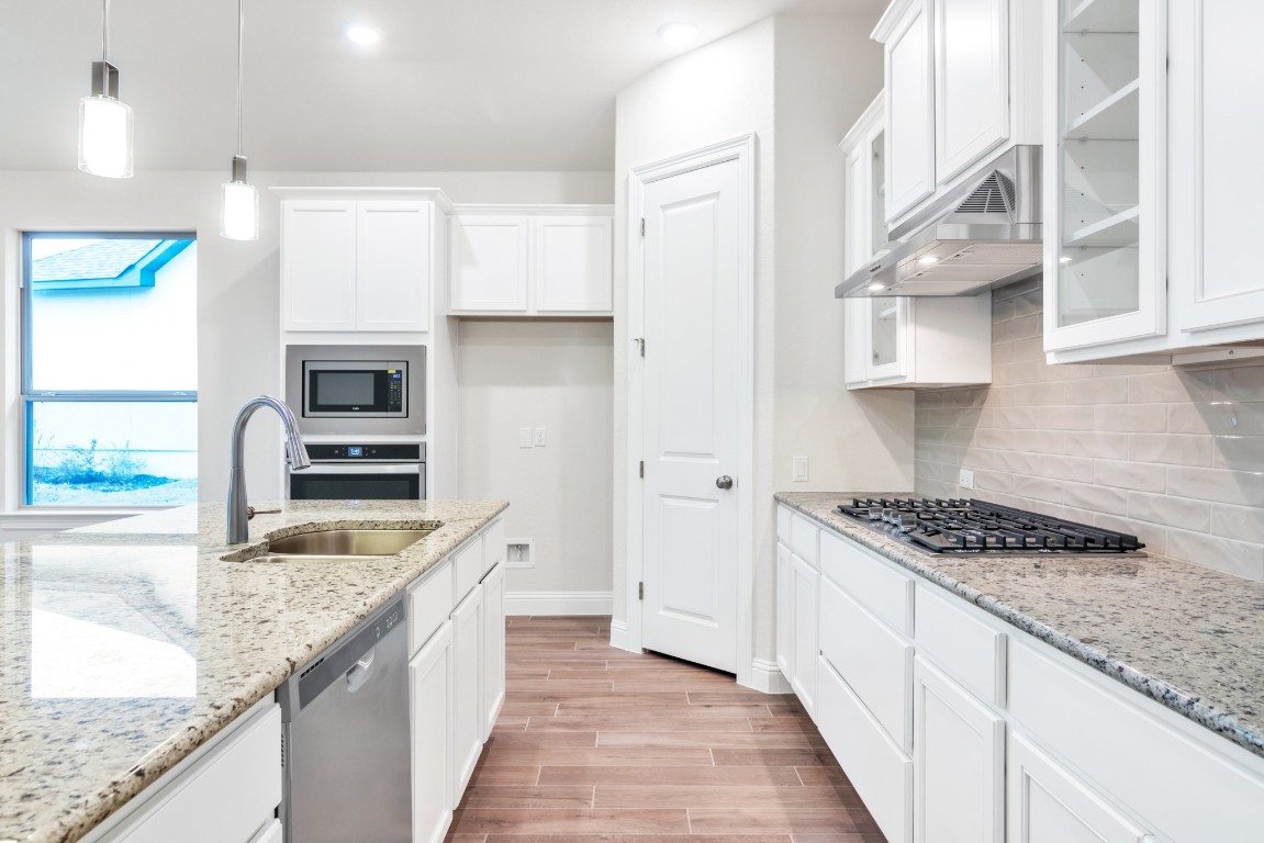 210 Gulfton Street , Lakeway, TX, 78738 | 1130482 | Realty Texas LLC