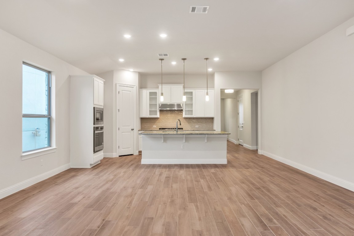 210 Gulfton Street , Lakeway, TX, 78738 | 1130482 | Realty Texas LLC