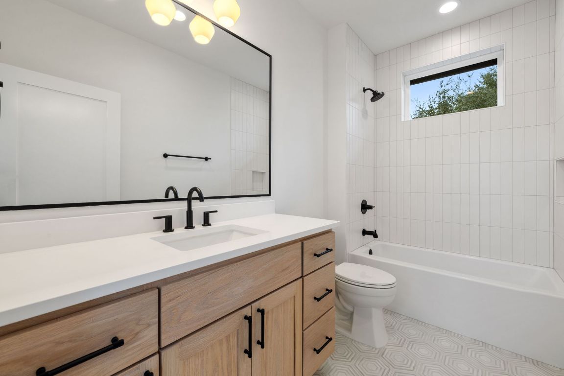18405 Georgetown Drive , Jonestown, TX, 78645 | 5135000 | Realty Texas LLC