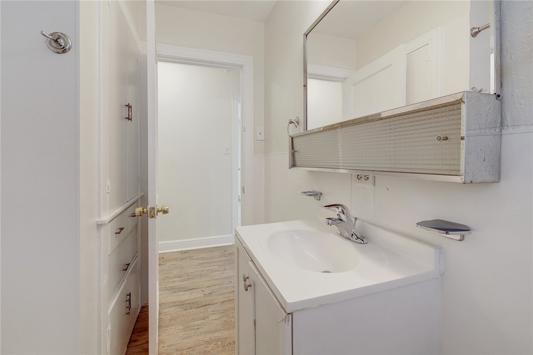 700 Clifford Drive , Austin, TX, 78745 | 6243397 | Realty Texas LLC